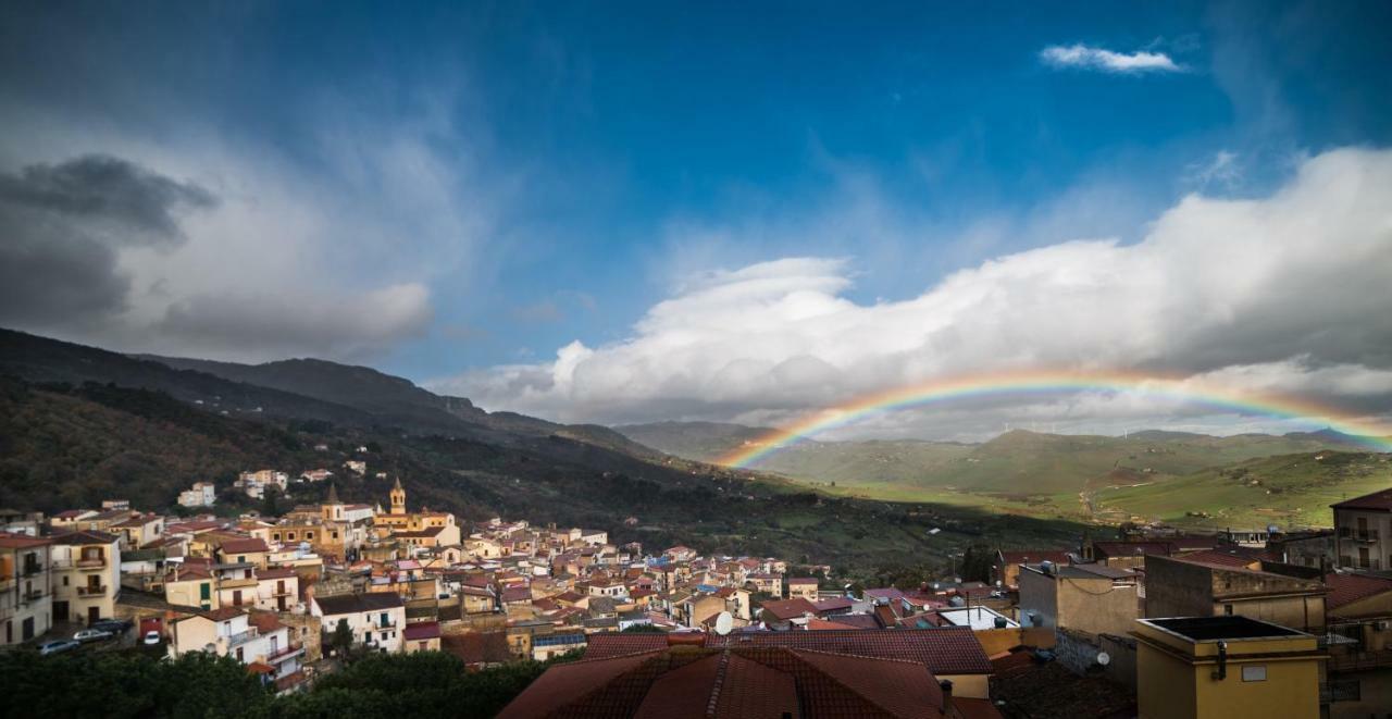 Casa Degli Artisti San Lorenzo Mezzojuso ภายนอก รูปภาพ